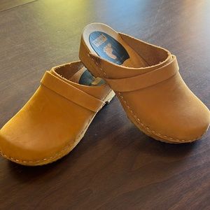 Vollsjö Swedish clogs, size 38
